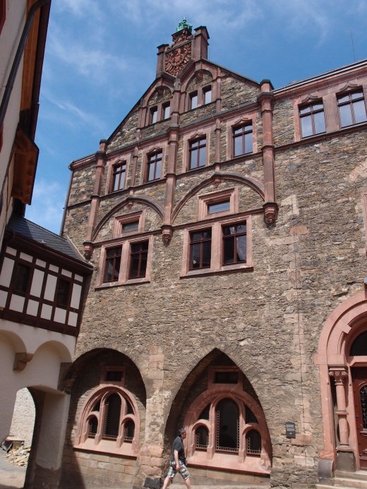 OLYMPUS DIGITAL CAMERA